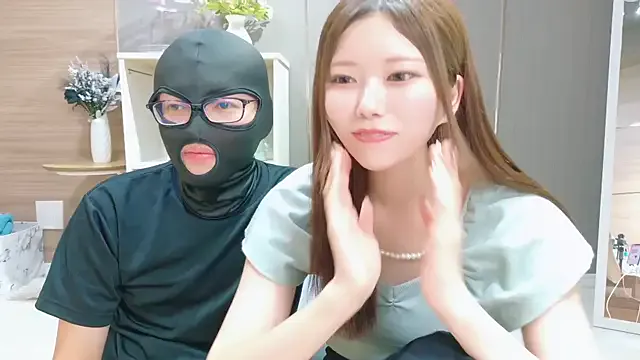 LoisLayne – webcam model profile photo Image 12