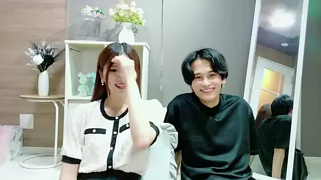 LoisLayne – webcam model profile photo Image 14