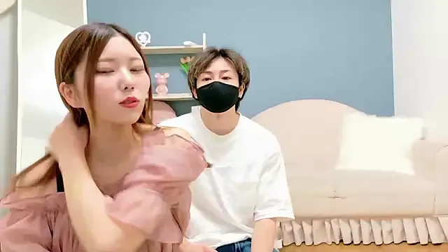 LoisLayne – webcam model profile photo Image 16