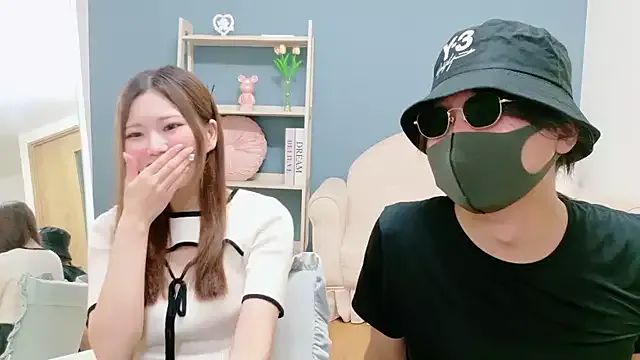 LoisLayne – webcam model profile photo Image 17