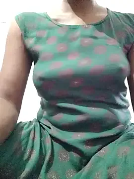 akamilasweetcm101 – webcam model profile photo Image 4