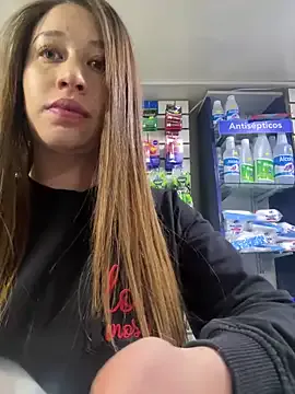 IORio2 – webcam model profile photo Image 11