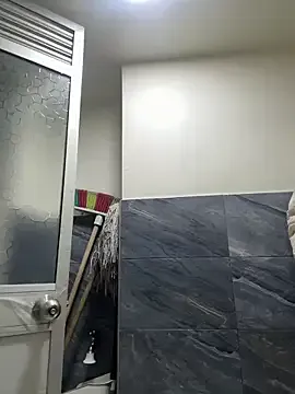 IORio2 – webcam model profile photo Image 12