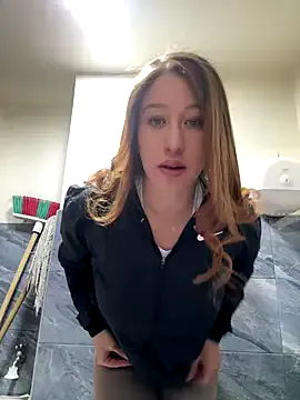 IORio2 – webcam model profile photo Image 16