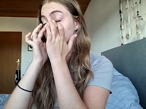 TheConfidant webcam show Image 2