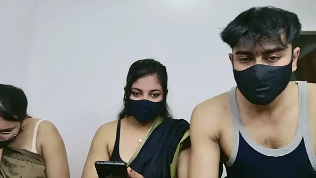 Yaya--728 – webcam model profile photo Image 14