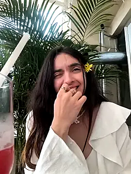 SarhaParcker – webcam model profile photo Image 2