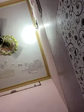 Lola_Hale – webcam model profile photo Image 10