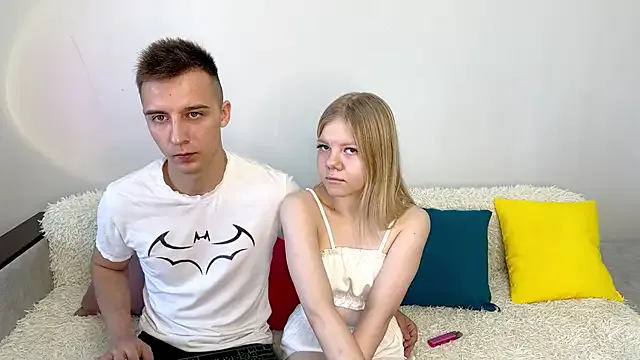 akamilasweetcm101 – webcam model profile photo Image 4