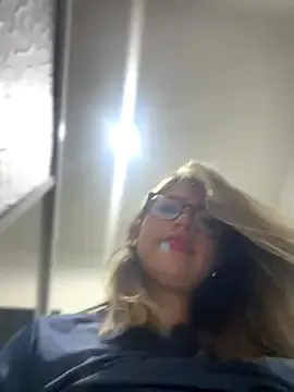 Hiiichan88 – webcam model profile photo Image 9