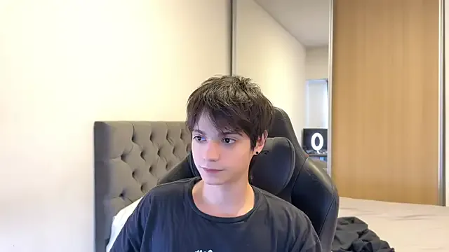 rimanoxe – webcam model profile photo Image 12