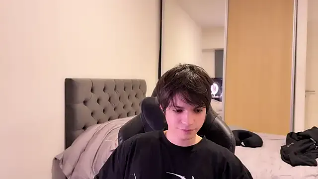 rimanoxe – webcam model profile photo Image 3