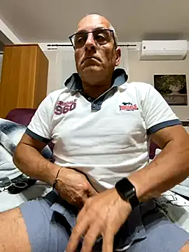 EddieAdams – webcam model profile photo Image 14