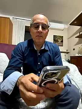 EddieAdams – webcam model profile photo Image 3