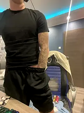 ThaniaHill – webcam model profile photo Image 15