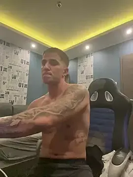 ThaniaHill – webcam model profile photo Image 3