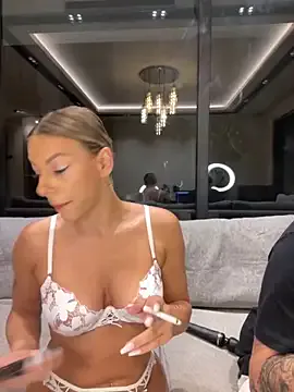 SaraMonntoya – webcam model profile photo Image 10