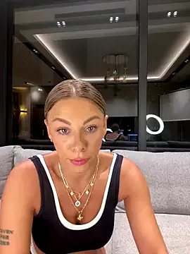 SaraMonntoya – webcam model profile photo Image 17