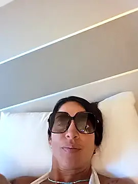 AmaraXX – webcam model profile photo Image 13