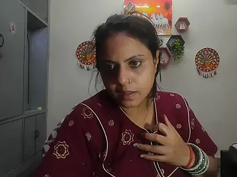 AmiiraSkky – webcam model profile photo Image 2