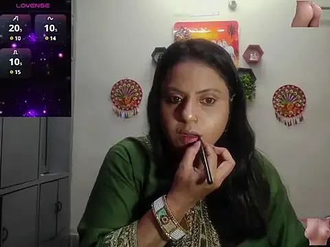 AmiiraSkky – webcam model profile photo Image 5