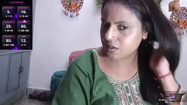 AmiiraSkky – webcam model profile photo Image 9