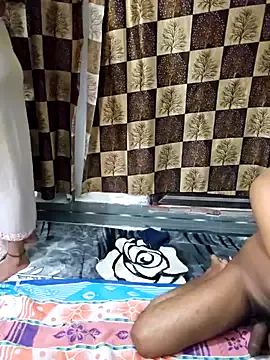 LittleEve456 – webcam model profile photo Image 2