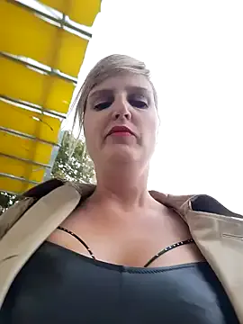 LauCamila – webcam model profile photo Image 19