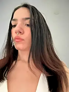 akamilasweetcm101 – webcam model profile photo Image 14