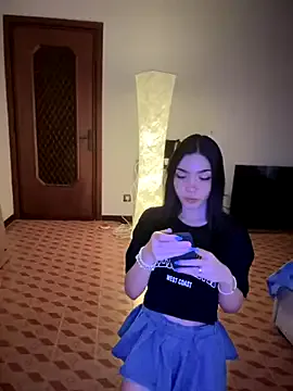 akamilasweetcm101 – webcam model profile photo Image 2