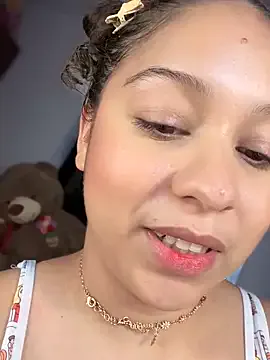 Issy_PrincesUK webcam show Image 6