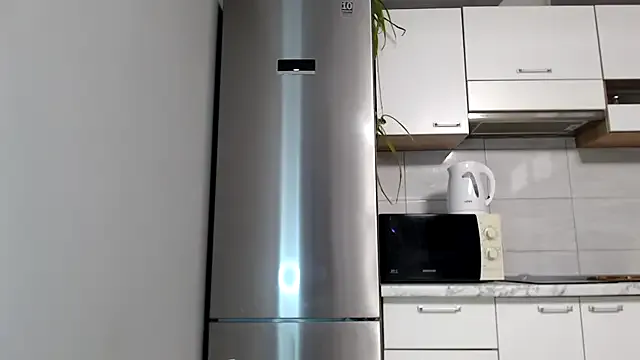 Issy_PrincesUK webcam show Image 18