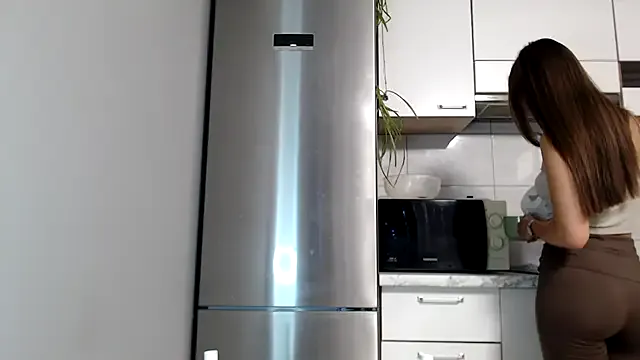 Issy_PrincesUK webcam show Image 4