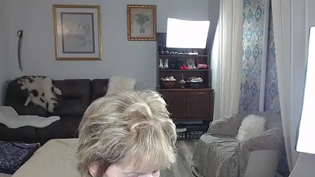 CarleeVelvet – webcam model profile photo Image 8