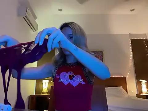 Mandi469 – webcam model profile photo Image 17