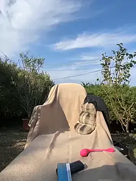 vlunaper18 – webcam model profile photo Image 8