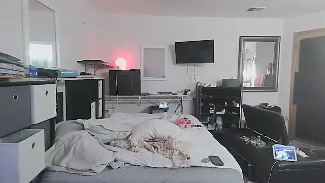 vlunaper18 – webcam model profile photo Image 3