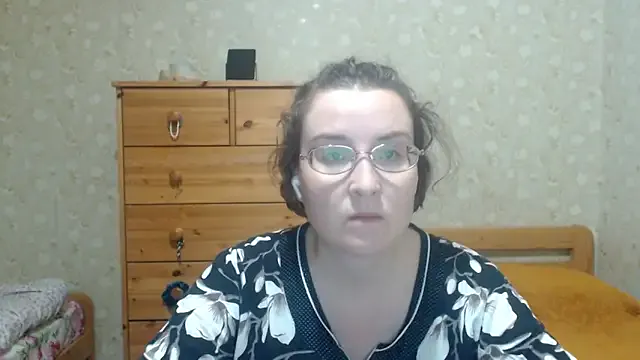 LauCamila – webcam model profile photo Image 4