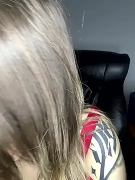 PocketSizeOliviaLive webcam show Image 8