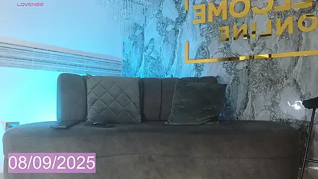 Sleek_petite webcam show Image 13