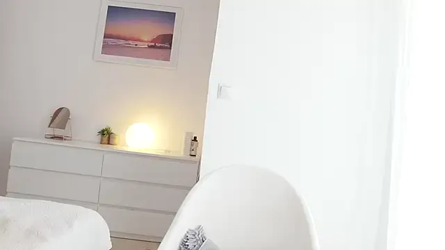 AryaMyers – webcam model profile photo Image 3