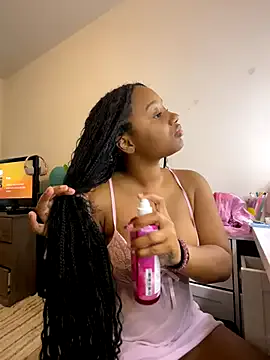 Issa_wiches – webcam model profile photo Image 14