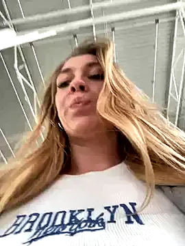 curvyflawless – webcam model profile photo Image 11