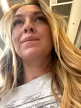 curvyflawless – webcam model profile photo Image 14