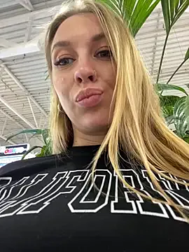 curvyflawless – webcam model profile photo Image 15