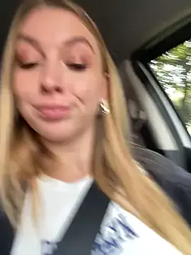 curvyflawless – webcam model profile photo Image 17