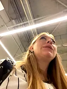 curvyflawless – webcam model profile photo Image 4