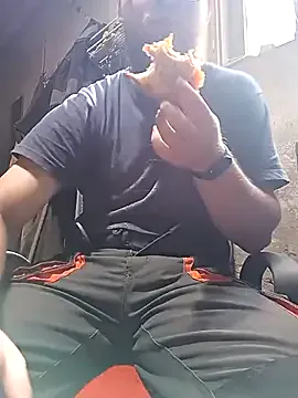 YourScarlettSweetheart – webcam model profile photo Image 12