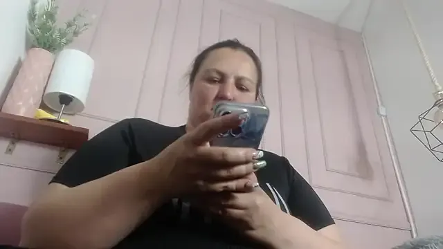 niuniuhenhuai2025 – webcam model profile photo Image 3