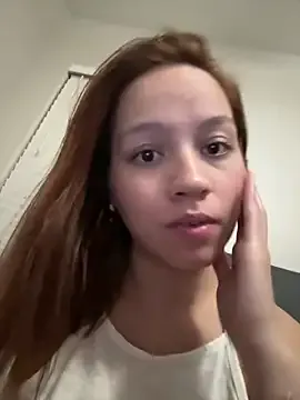 charlotte_blossom – webcam model profile photo Image 2